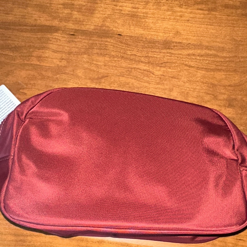 lululemon athletica City Essentials Pouch in Burgundy/Rockwood NWT - Picture 10 of 13